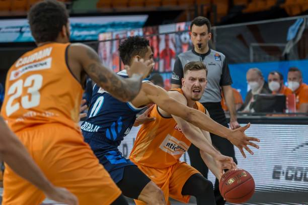 在现代篮球 在现代篮球