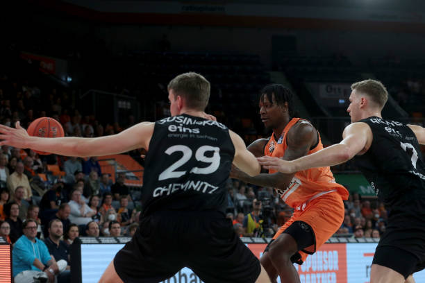 高位逼抢 高位逼抢